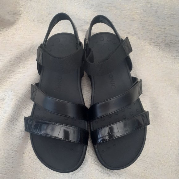 Vionic | Shoes | Vionic Misty Black Leather Strappy Comfort Sandals Size 7 | Poshmark